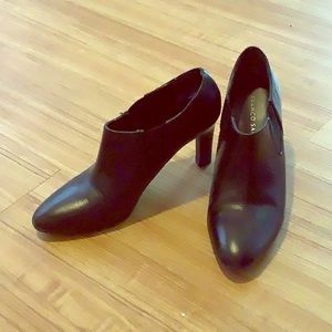 Black heeled booties